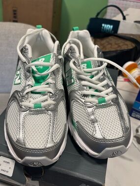 New Balance Silver and Green Athletic Sneakers. Unisex
